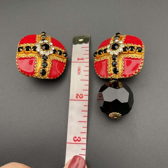 Red, Black, Gold Tone and Rhinestone Clip On Earrings Convertible Retro Unique - Picture 4 of 4